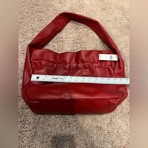 NWT new Anthropologie faux leather scrunch shoulder bag drawstring red - Picture 15 of 17
